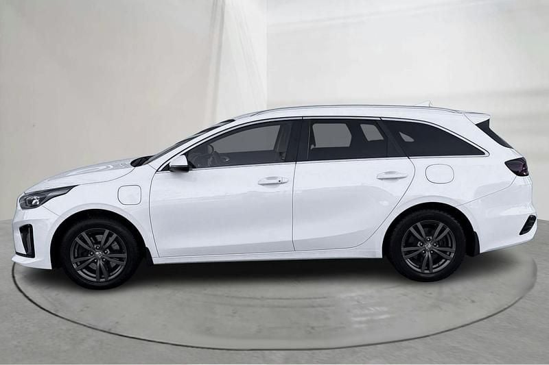 Begagnad Kia Ceed Sportswagon Advance 141 HK (103 kW) 2020 Vit Kombi