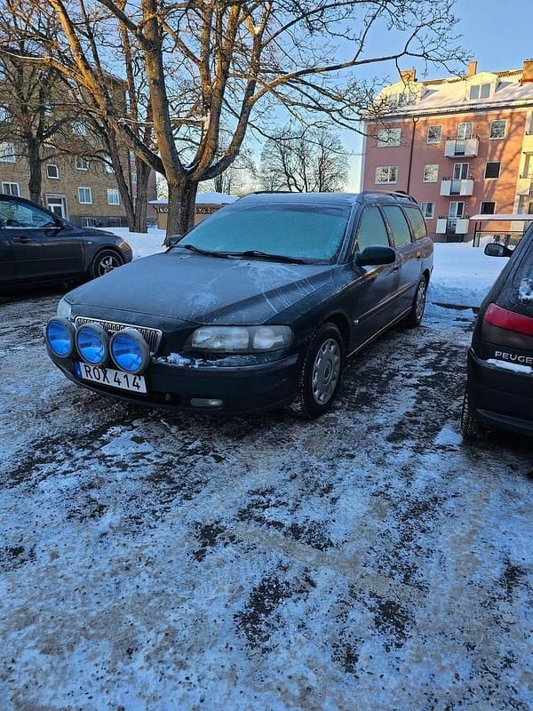 Begagnad 2001 Volvo V70 Kombi | 38 500 kr (Marknadspris) - Bild 1/4