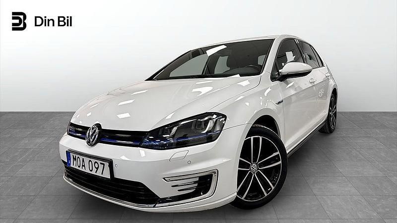 Begagnad VW Golf VII GTE 150 HK (110 kW) 2016 Vit Kombi