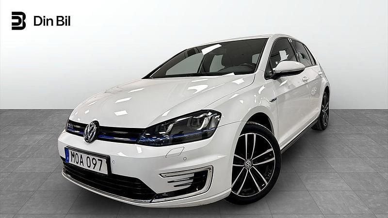 Begagnad VW Golf GTE 150 HK (110 kW) 2016 Vit Kombi