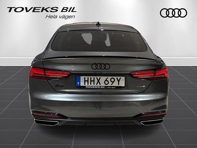 Begagnad Audi A5 Sportback Competition 265 HK (194 kW) 2022 Daytonagrå pärleffekt Halvkombi