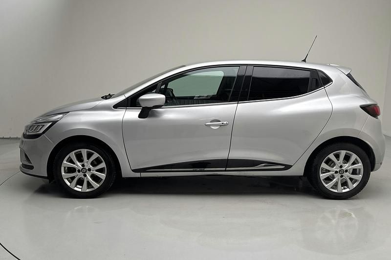 Begagnad Renault Clio IV Intens 90 HK (66 kW) 2018 Silver