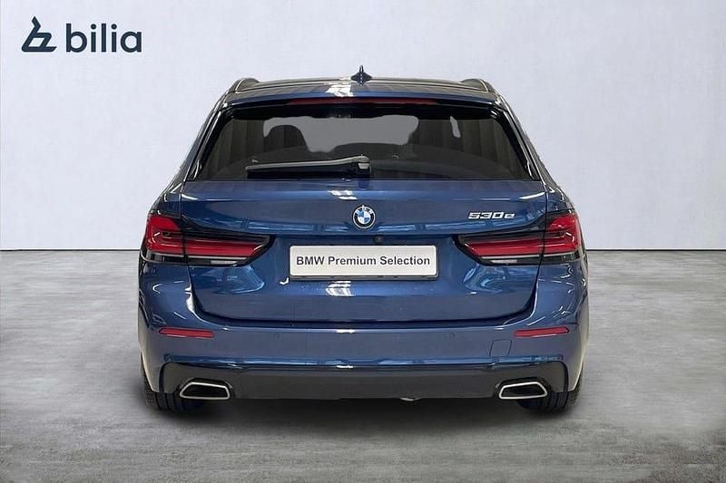 Begagnad BMW 530 292 HK (214 kW) 2021 Phytonic blue metallic Kombi