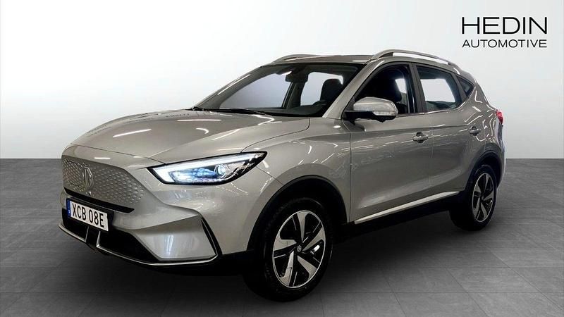 Grå (grey) Begagnad 2022 MG ZS Luxury Sedan | 259 900 kr (Bra pris) - Bild 1/4