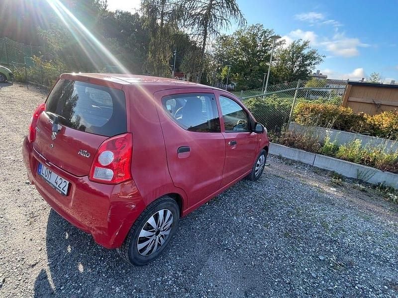 Begagnad Suzuki Alto 68 HK (50 kW) 2011 Halvkombi