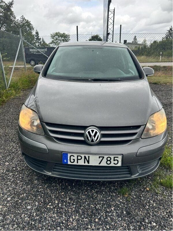 Grå Begagnad 2008 VW Golf Plus Cross Trendline Minibuss | 9 800 kr (Superpris) - Bild 1/4