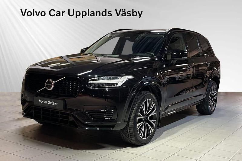 Svart Begagnad 2023 Volvo XC90 Plus SUV | 649 900 kr - Bild 1/3