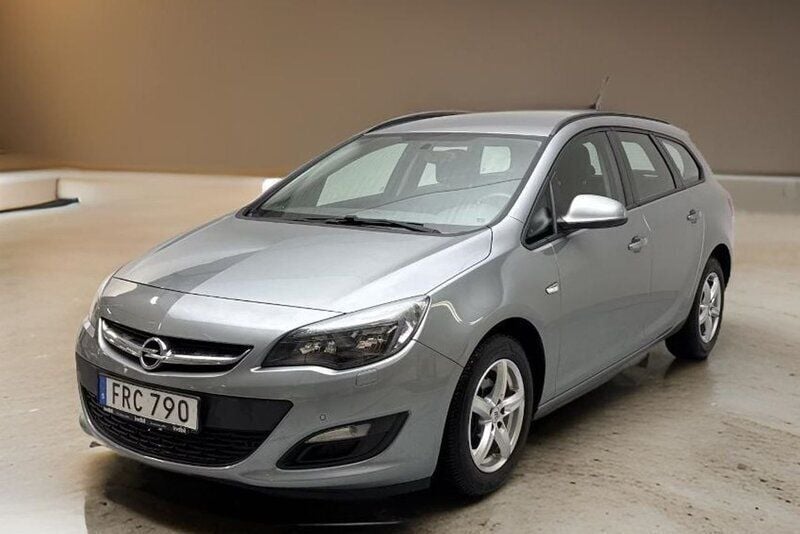 Grå Begagnad 2015 Opel Astra drive Kombi | 109 900 kr (Marknadspris) - Bild 1/4