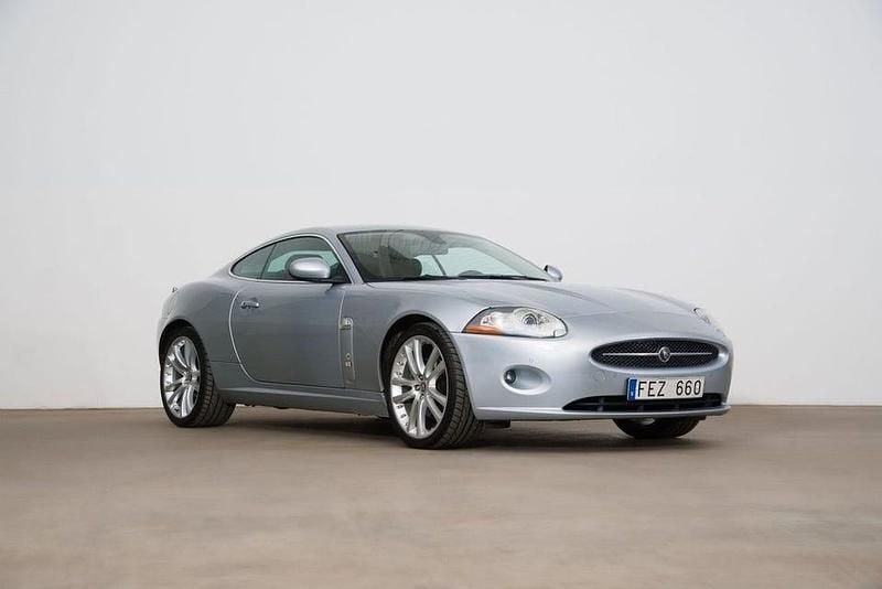 Begagnad Jaguar XK 298 HK (219 kW) 2006 Silver Sportkupé