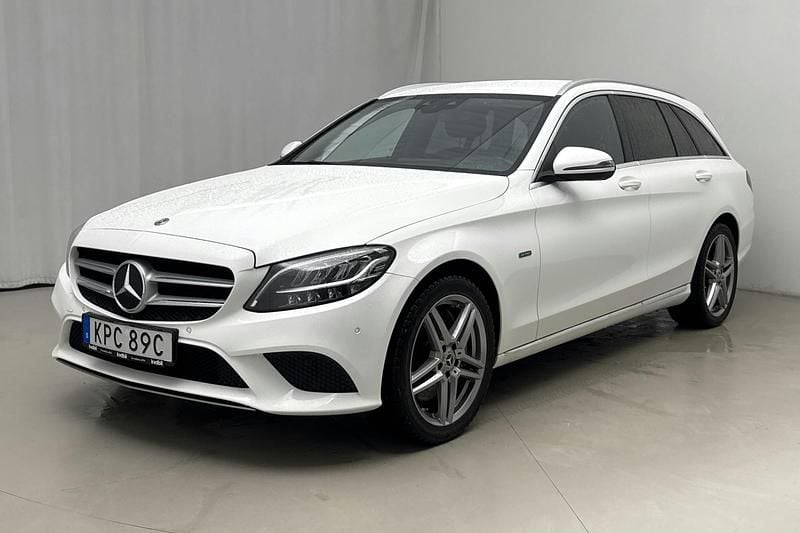 Vit Begagnad 2021 Mercedes C300 Avantgarde Kombi | 240 000 kr (Bra pris) - Bild 1/4