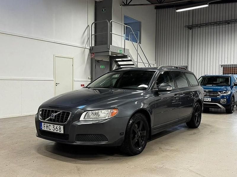 Begagnad Volvo V70 Kinetic 145 HK (106 kW) 2008 Grå Kombi