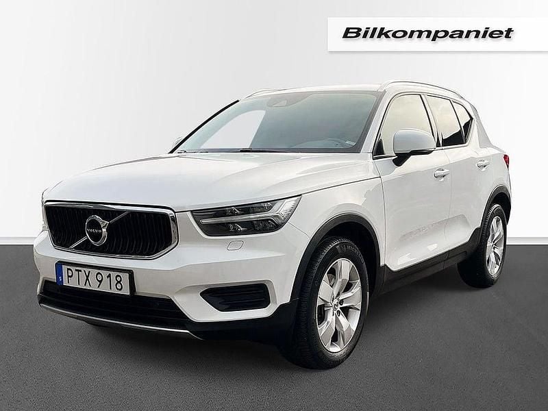 Vit Begagnad 2018 Volvo XC40 Momentum SUV | 269 500 kr (Bra pris) - Bild 1/4