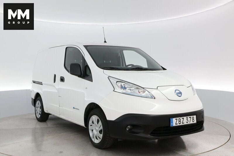 Vit Begagnad 2018 Nissan e-NV200 Van | 99 000 kr (Superpris) - Bild 1/4