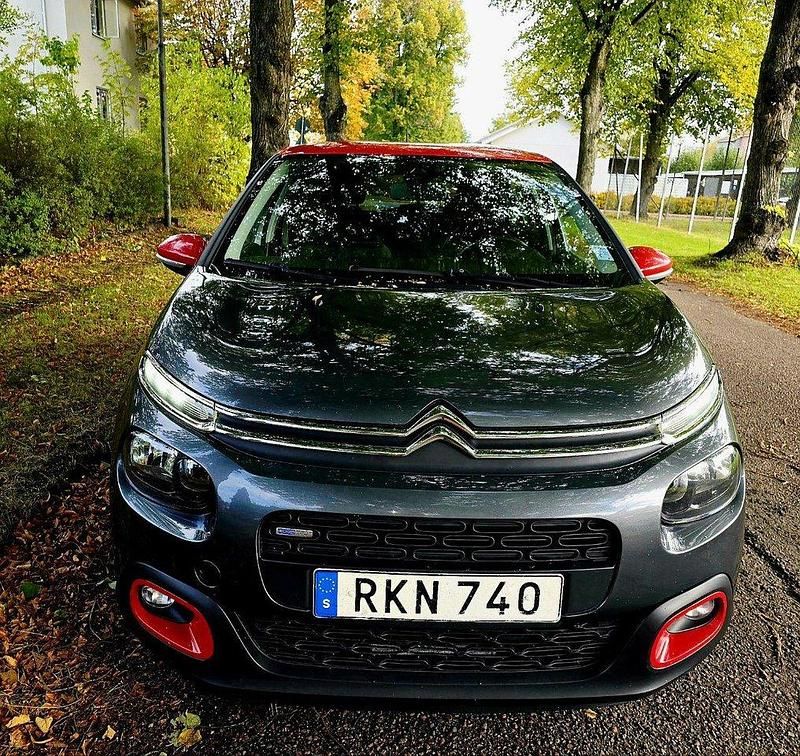 Grå Begagnad 2017 Citroën C3 Halvkombi | 54 900 kr (Marknadspris) - Bild 1/4