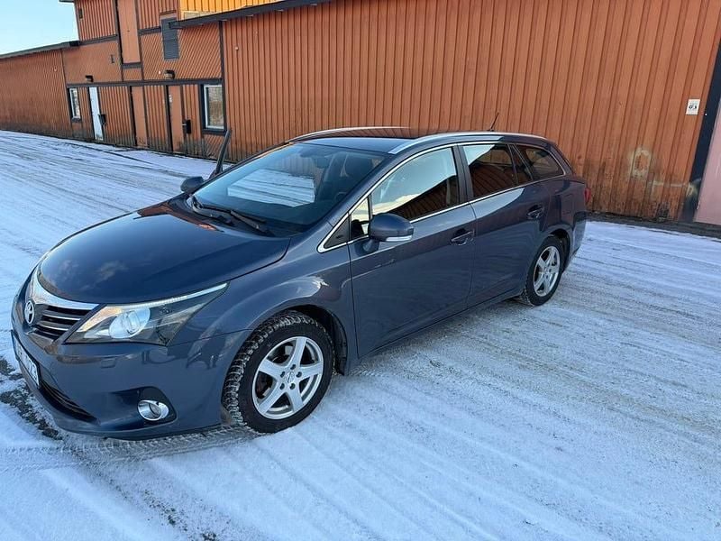 Begagnad 2012 Toyota Avensis Multidrive S Kombi | 140 000 kr (Dyr) - Bild 1/4
