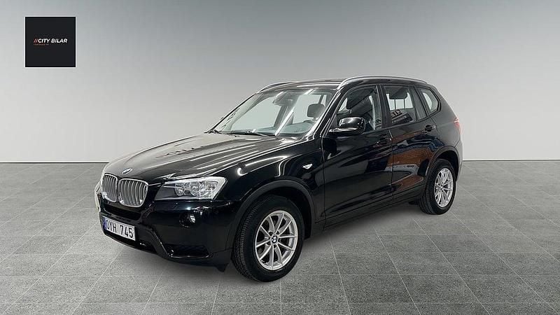 Svart Begagnad 2011 BMW X3 SUV | 124 900 kr (Marknadspris) - Bild 1/4