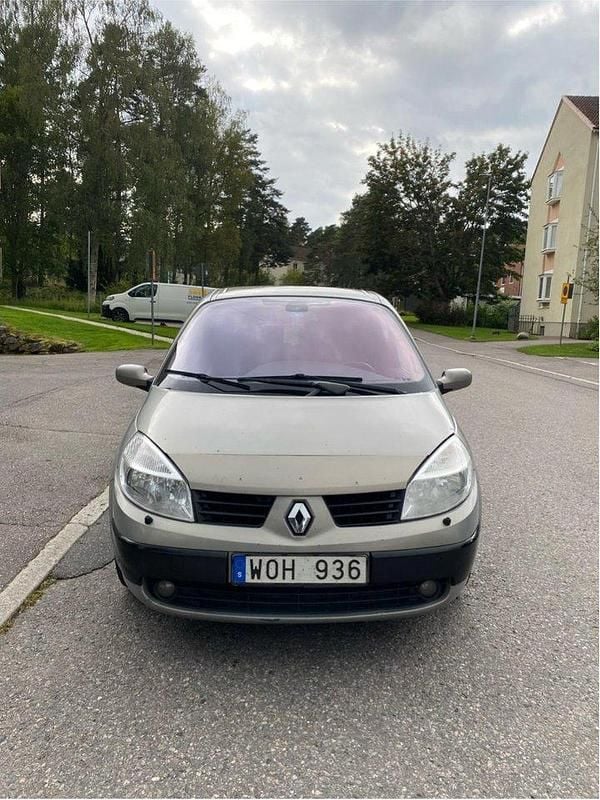 Grå Begagnad 2006 Renault Scénic II Minibuss | 12 000 kr (Bra pris) - Bild 1/4