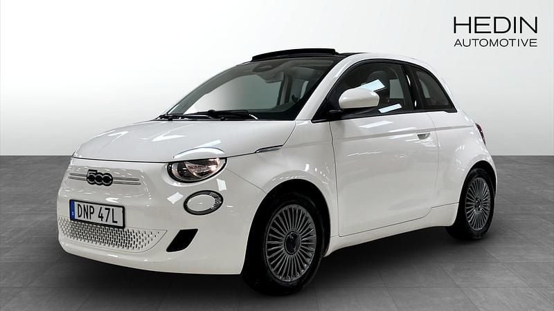 Vit (white) Begagnad 2022 Fiat 500e Cab | 239 900 kr (Marknadspris) - Bild 1/4