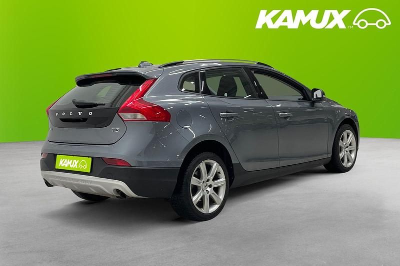 Begagnad Volvo V40 CC Momentum 152 HK (111 kW) 2017 Grå Kombi