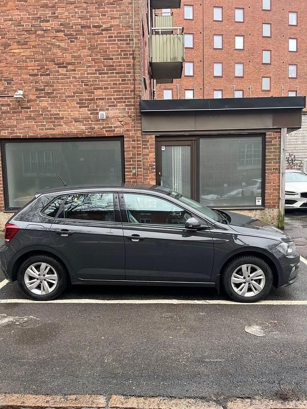 Begagnad VW Polo 95 HK (69 kW) 2018 Grå Halvkombi