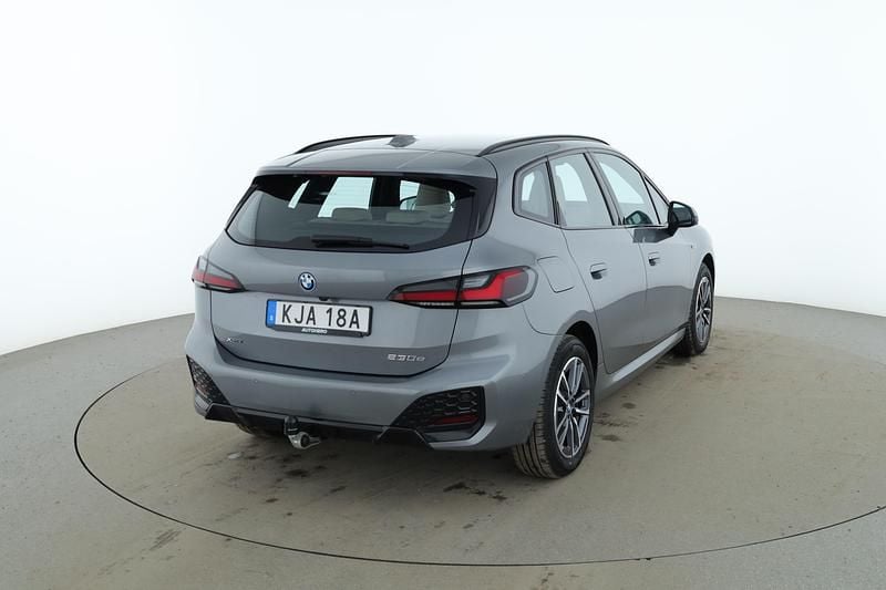 Begagnad BMW 230e Active Tourer M Sport 326 HK (239 kW) 2023 Grå Minibuss