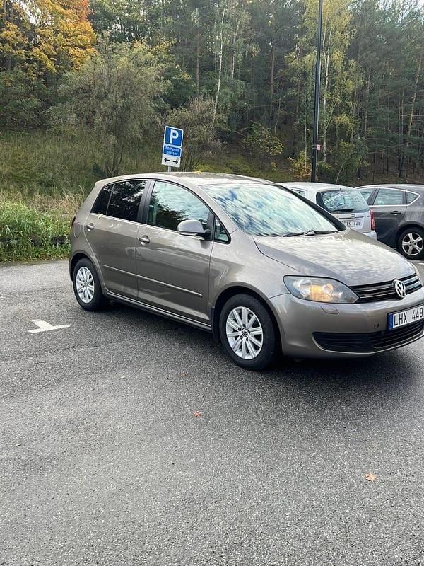 Begagnad 2011 VW Golf Plus Cross Minibuss | 68 000 kr (Marknadspris) - Bild 1/4