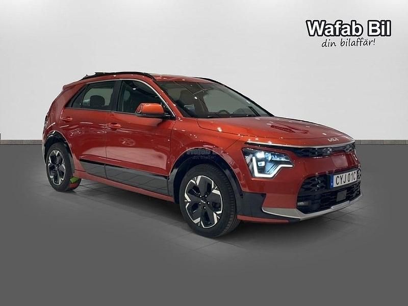 Begagnad Kia Niro 2023 Orange SUV