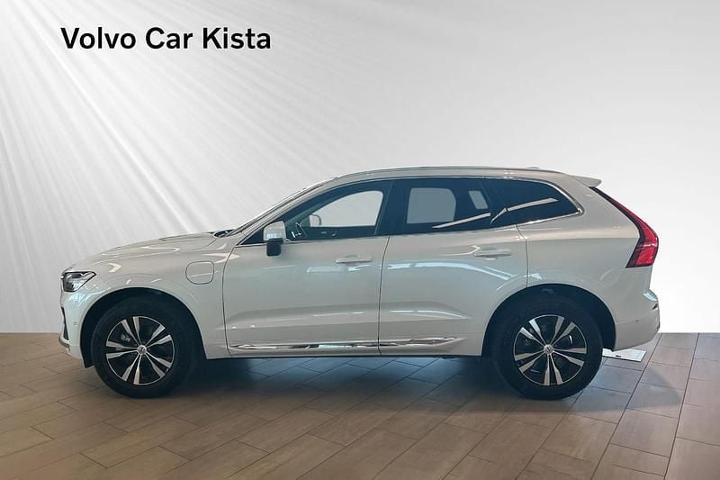 Begagnad Volvo XC60 Core 355 HK (261 kW) 2024 Blå SUV