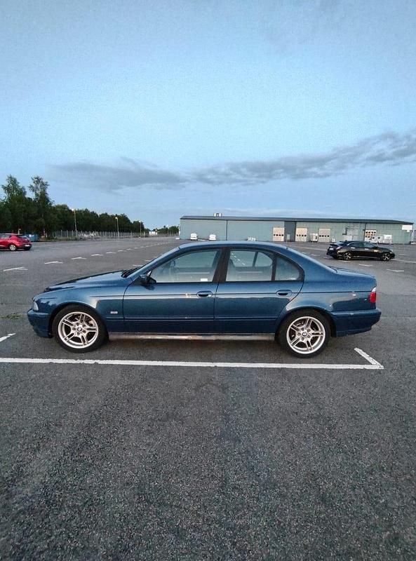 Begagnad BMW 525 192 HK (141 kW) 2002 Sedan