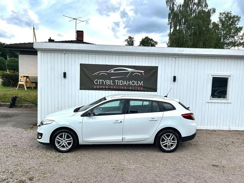 Vit Begagnad 2012 Renault Mégane GrandTour Bose Edition Kombi | 49 500 kr (Marknadspris) - Bild 1/4