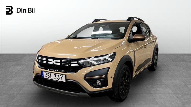 Brun Begagnad 2024 Dacia Sandero Stepway Kombi | 204 900 kr (Marknadspris) - Bild 1/4