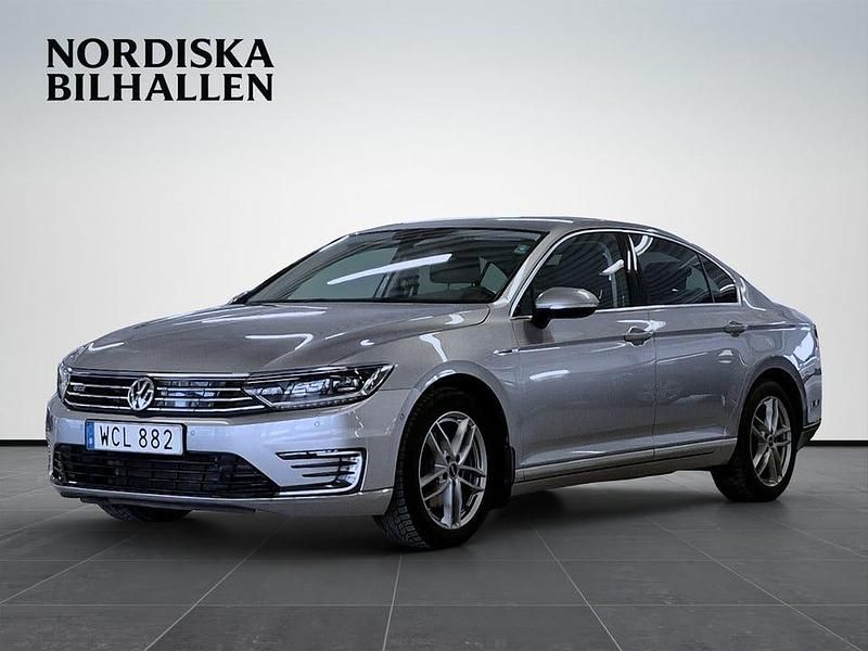 Begagnad VW Passat GTE 218 HK (160 kW) 2019 Silver Sedan