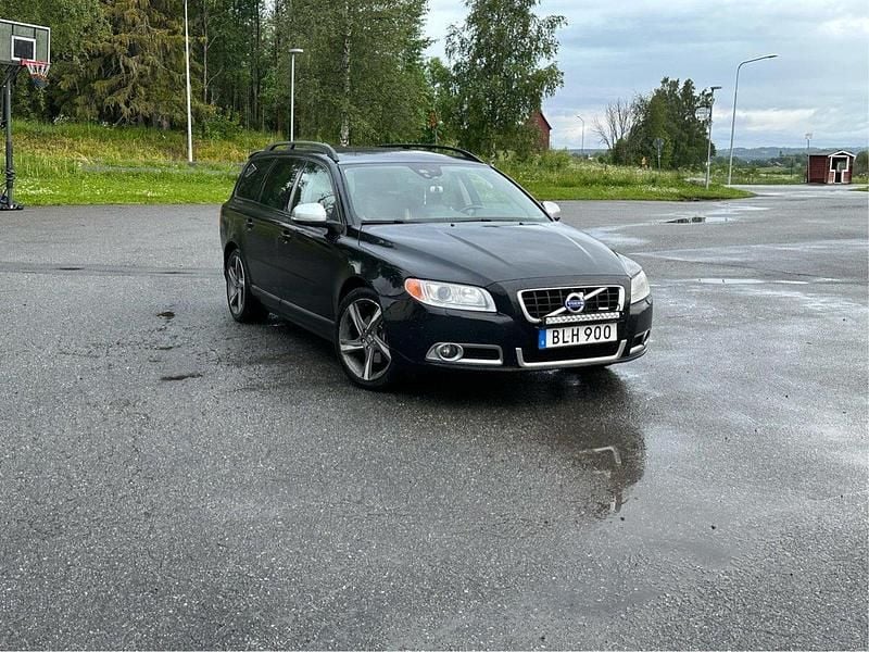 Svart Begagnad 2012 Volvo V70 R-Design Kombi | 75 000 kr (Marknadspris) - Bild 1/1