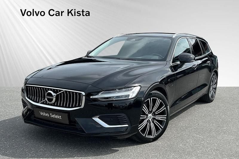 Svart Begagnad 2021 Volvo V60 Inscription Kombi | 329 900 kr (Marknadspris) - Bild 1/3