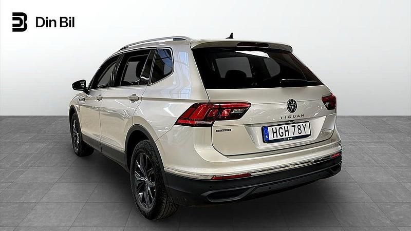 Begagnad VW Tiguan Allspace 150 HK (110 kW) 2023 Silver SUV
