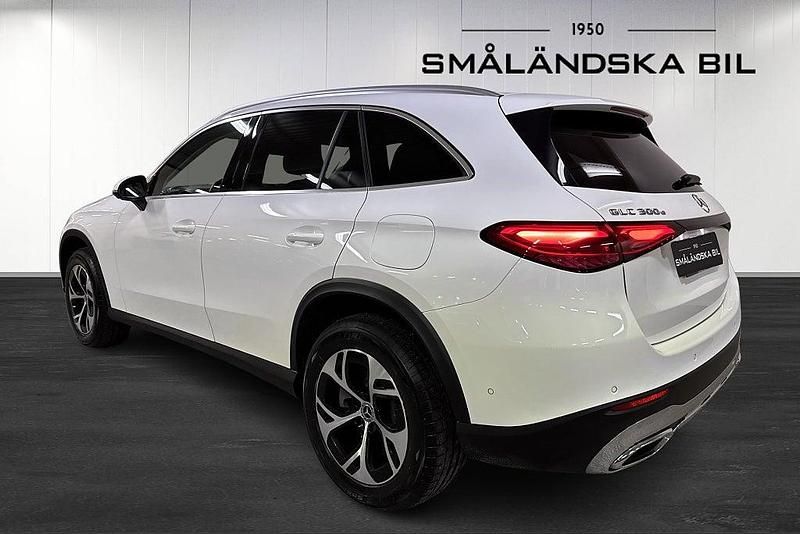 Begagnad Mercedes GLC300e 230 HK (169 kW) 2023 Vit SUV