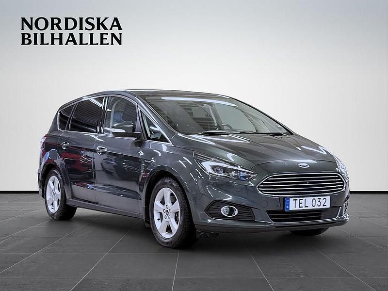 Grön Begagnad 2015 Ford S-MAX Business Edition Minibuss | 179 795 kr (Marknadspris) - Bild 1/4