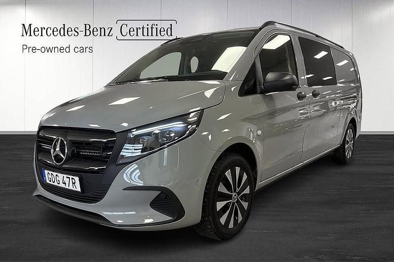 Grå Begagnad 2025 Mercedes Vito Van | 787 375 kr - Bild 1/4