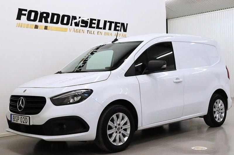Vit Begagnad 2022 Mercedes Citan 110 Van | 159 900 kr (Bra pris) - Bild 1/4