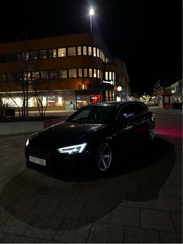 Svart Begagnad 2017 Audi A4 Kombi | 160 000 kr (Dyr) - Bild 1/4
