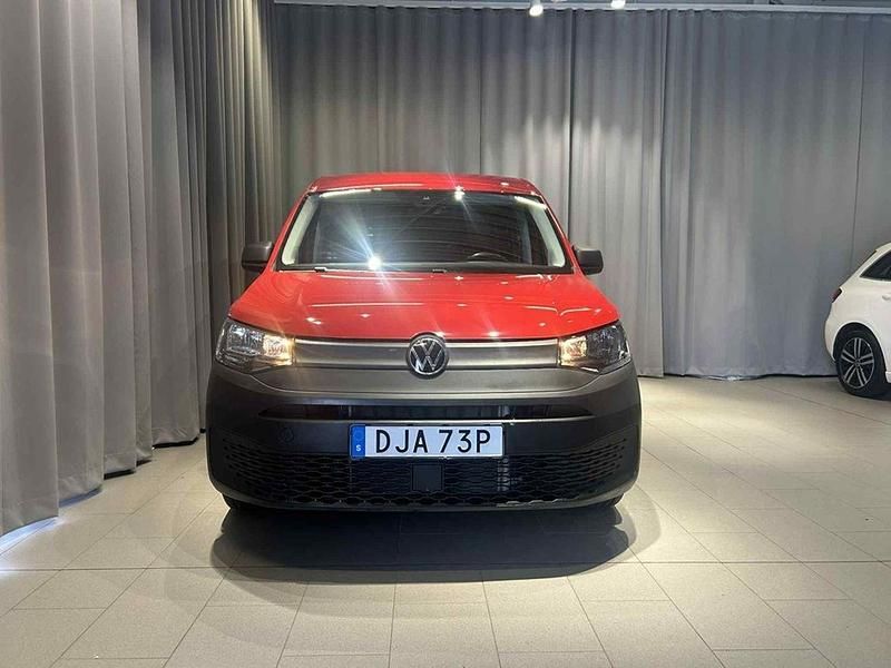 Röd Begagnad 2025 VW Caddy Maxi Minibuss | 369 000 kr (Lite dyr) - Bild 1/4