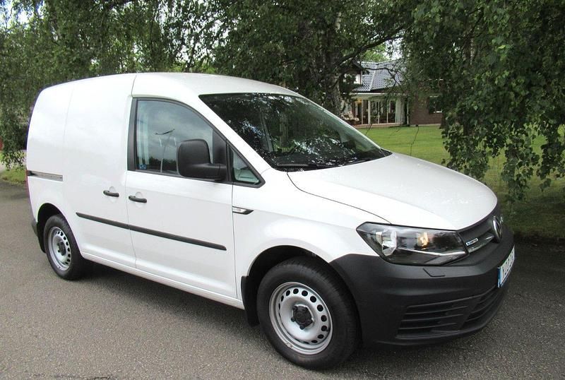 Vit Begagnad 2017 VW Caddy Minibuss | 148 750 kr (Marknadspris) - Bild 1/4