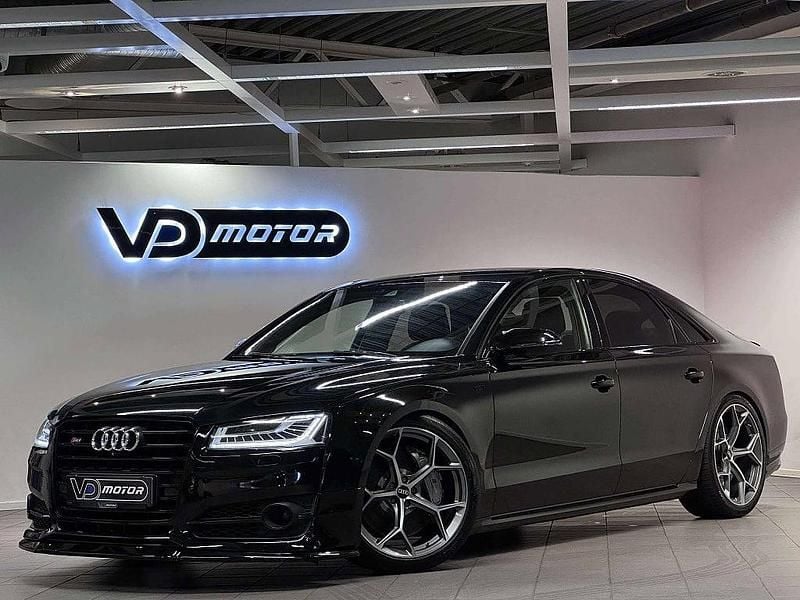 Begagnad Audi S8 plus Exclusive 605 HK (444 kW) 2017 Svart Sedan