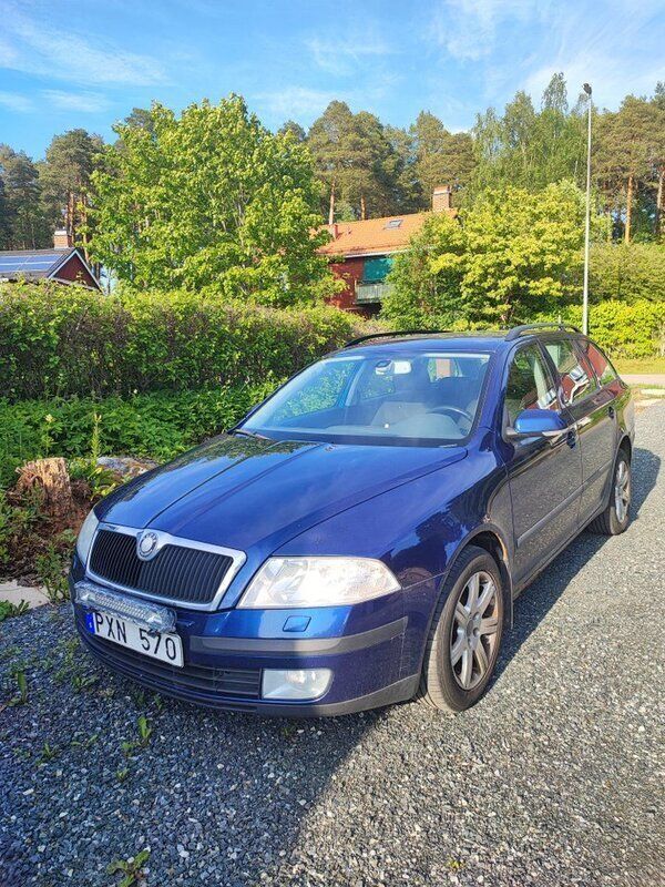 Blå Begagnad 2008 Skoda Octavia Kombi | 18 900 kr (Bra pris) - Bild 1/4