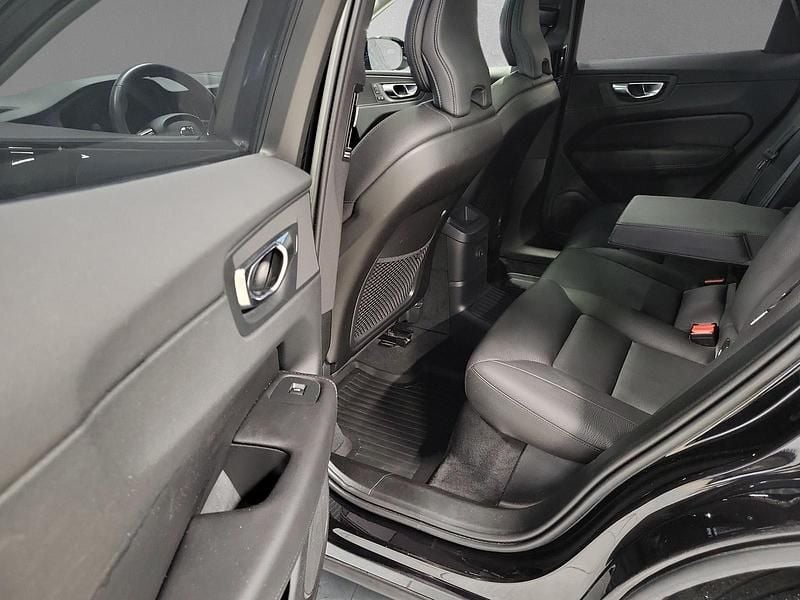 Begagnad Volvo XC60 252 HK (185 kW) 2023 Svart SUV