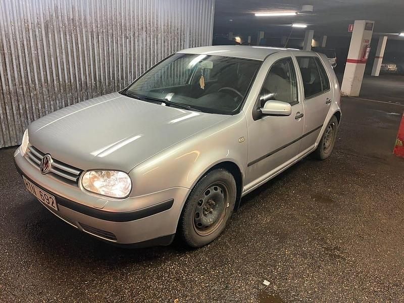 Begagnad 2003 VW Golf IV Halvkombi | 6 500 kr (Superpris) - Bild 1/4