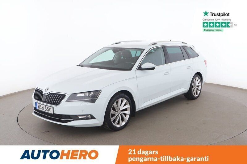 Vit Begagnad 2016 Skoda Superb Style Kombi | 179 000 kr - Bild 1/4