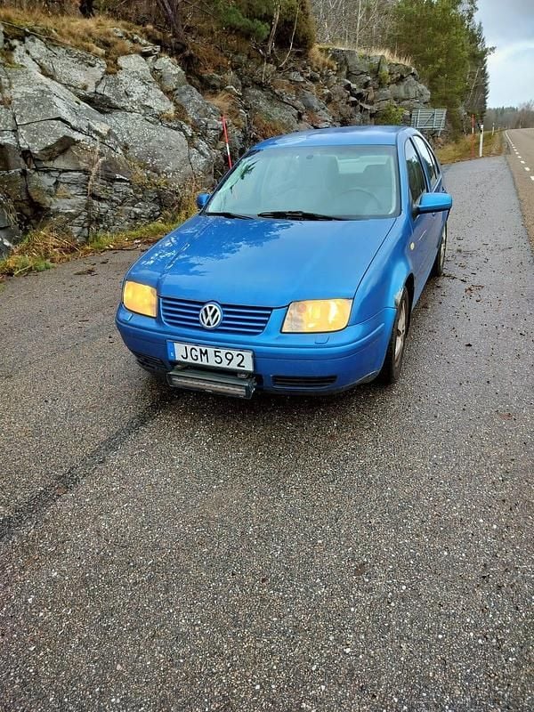 Begagnad 1999 VW Bora Sedan | 6 000 kr - Bild 1/4