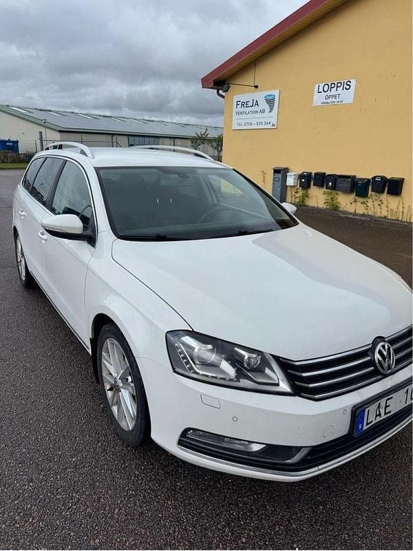 Vit Begagnad 2012 VW Passat GT Kombi | 65 000 kr (Marknadspris) - Bild 1/4