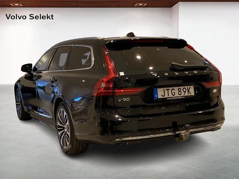 Begagnad Volvo V90 Core 355 HK (261 kW) 2023 Svart Kombi